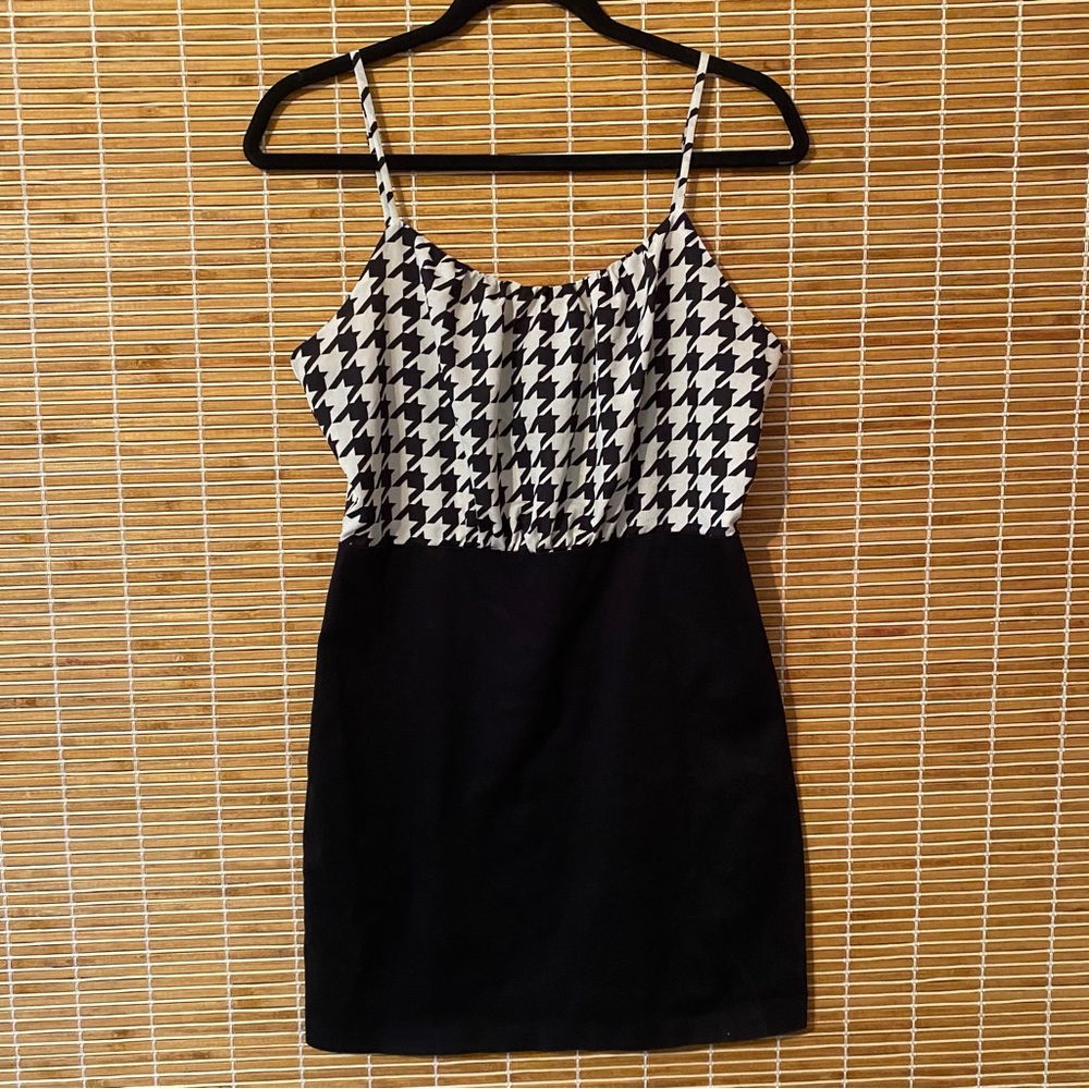 Black and White Body Sculpting Houndstooth Dress